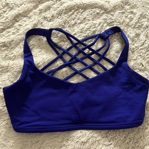 Lululemon bra free to be size 4